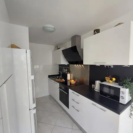 Tony Close To Everything Апартаменти *