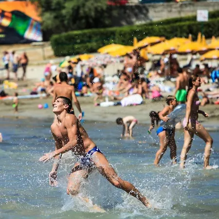 Tony Close To Everything * Спліт