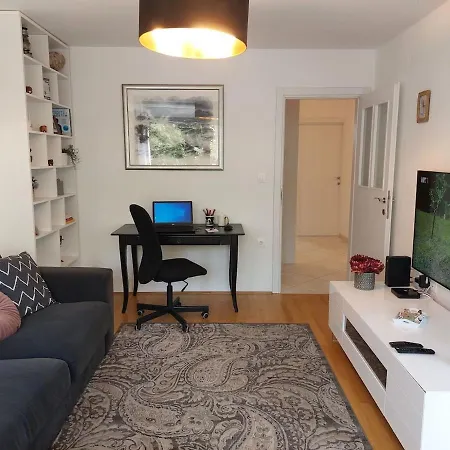 Tony Close To Everything Spalato