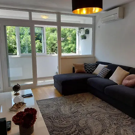 Tony Close To Everything