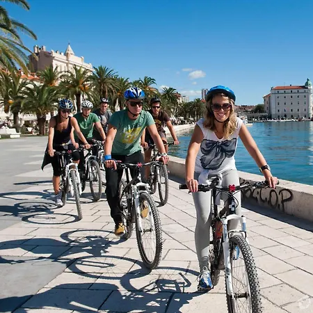 Tony Close To Everything Apartman Split