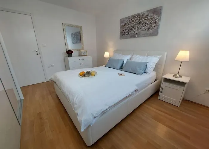 Tony Close To Everything 斯普利特