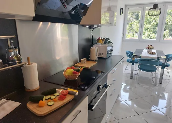 Tony Close To Everything 斯普利特