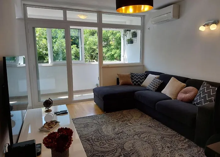 Tony Close To Everything