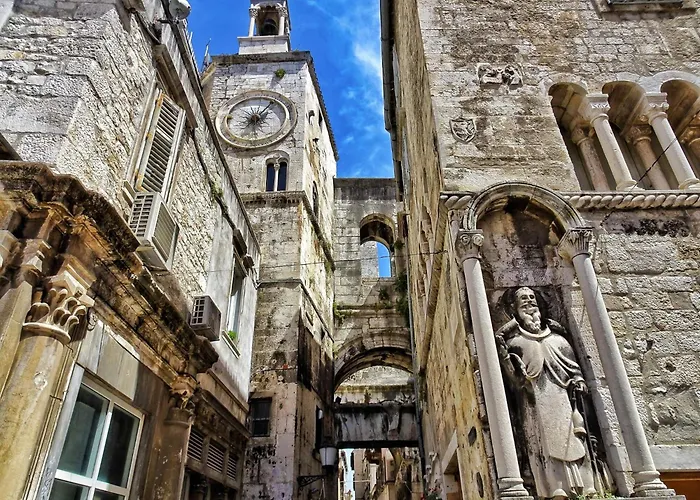 Tony Close To Everything *