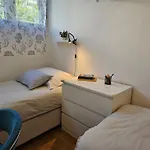 Tony Close To Everything Apartman